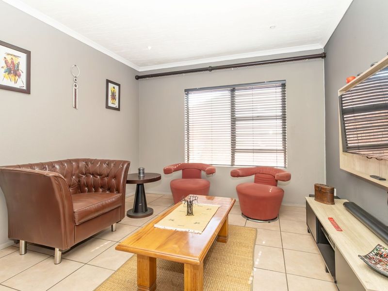 House For Sale in Honeydew Manor - Photo 7