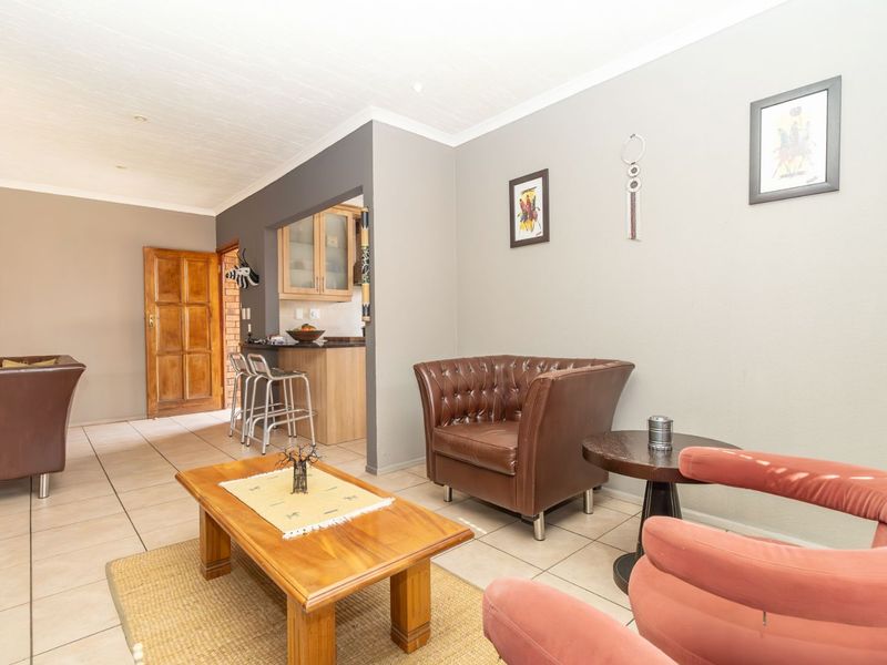 House For Sale in Honeydew Manor - Photo 6