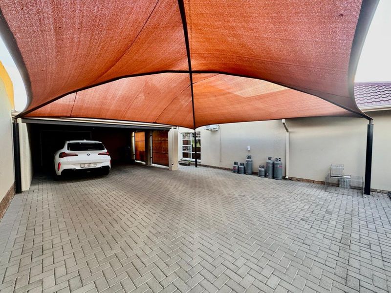 House For Sale in Secunda Central - Photo 2