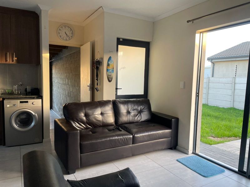 House For Sale in Parklands - Photo 2