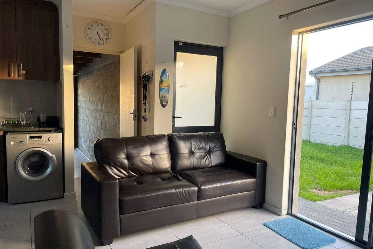 House For Sale in Parklands - Photo 2