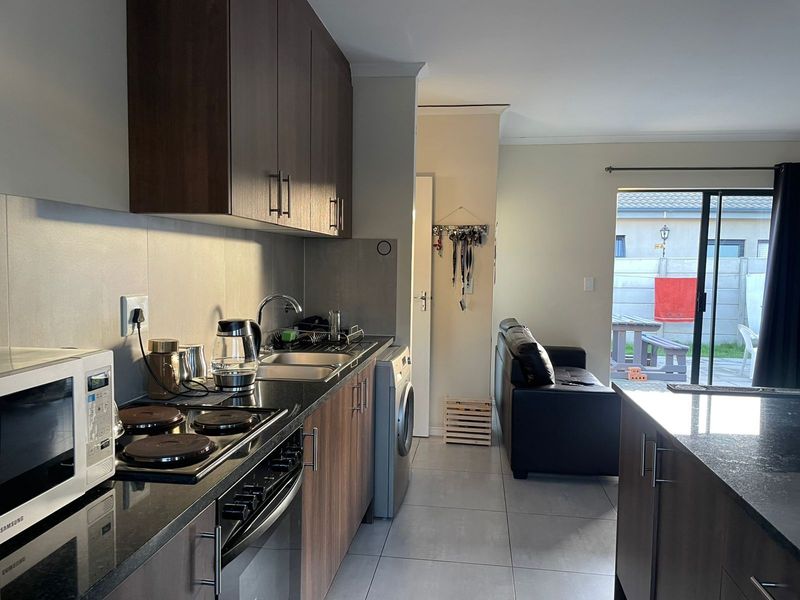 House For Sale in Parklands - Photo 7