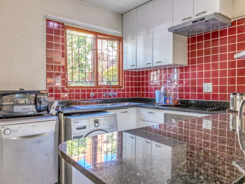 Townhouse For Sale in Bromhof - Photo 7