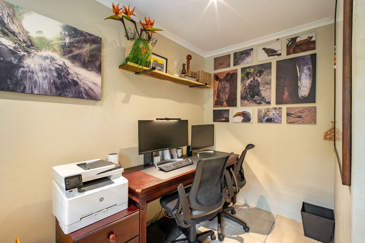 House For Sale in Broadacres - Photo 3