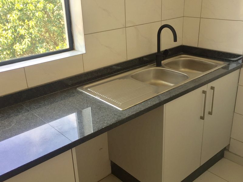 House For Sale in Bellevue - Photo 10