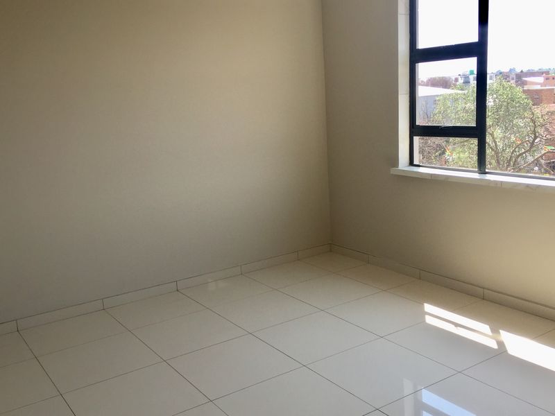 House For Sale in Bellevue - Photo 6