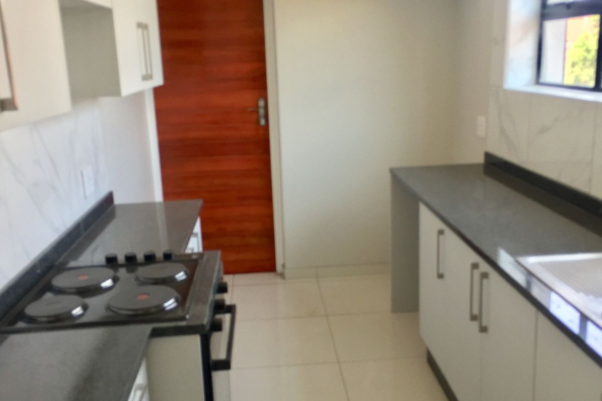 House For Sale in Bellevue - Photo 5