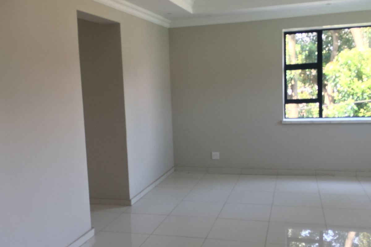 House For Sale in Bellevue - Photo 4