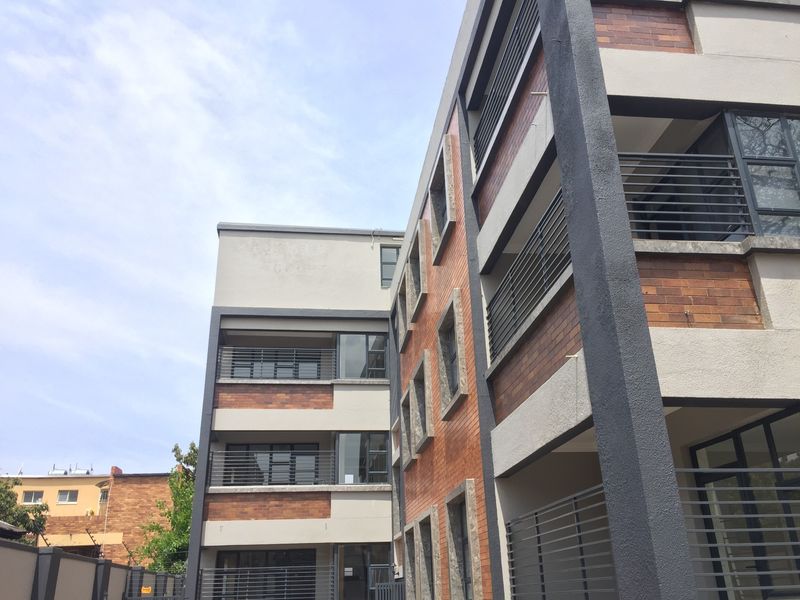 House For Sale in Bellevue - Photo 2