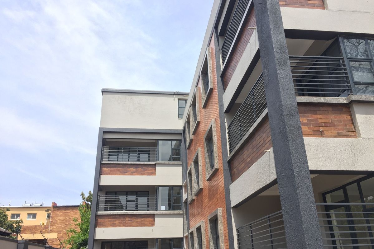 House For Sale in Bellevue - Photo 2