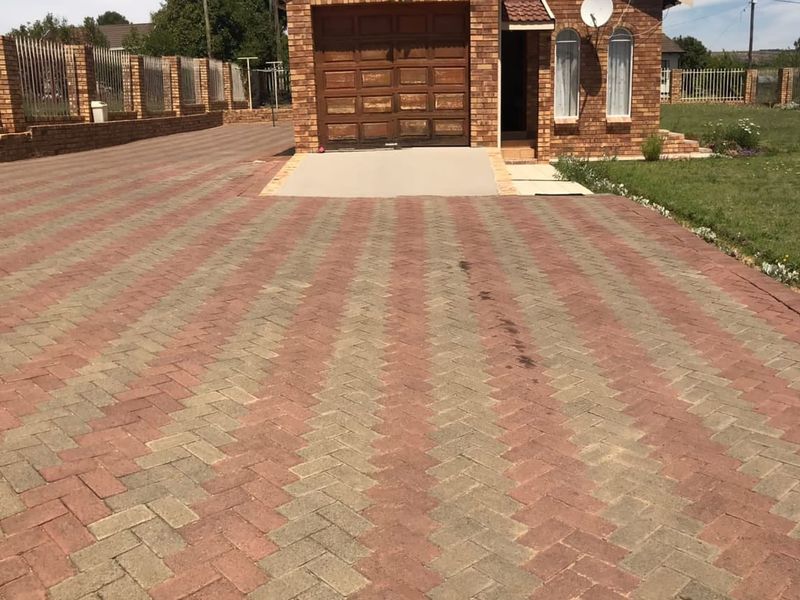 House For Sale in Ladybrand Central - Photo 2