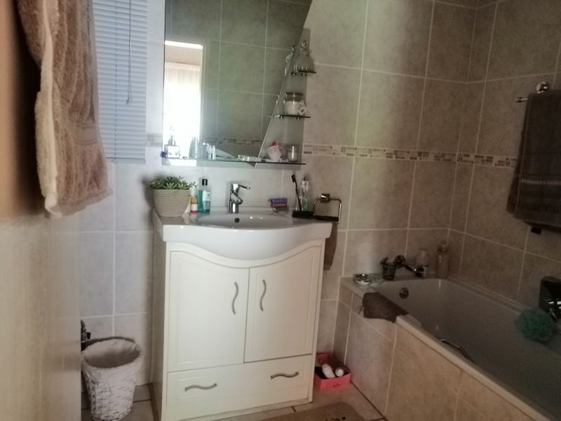 House For Sale in Lourenspark - Photo 6