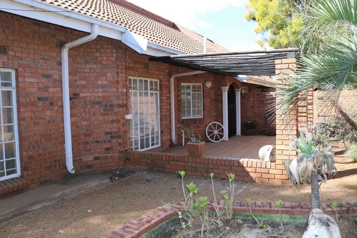 House For Sale in Tedderfield AH - Photo 3