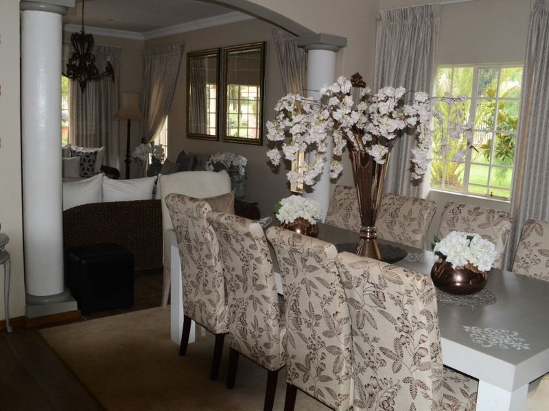 House For Sale in Golf View - Photo 8