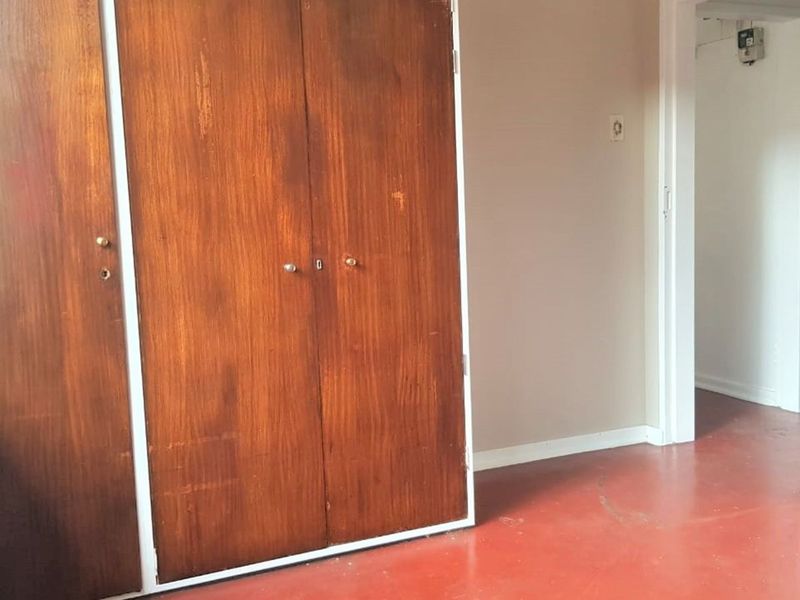 Apartment For Sale in Jeppestown - Photo 2