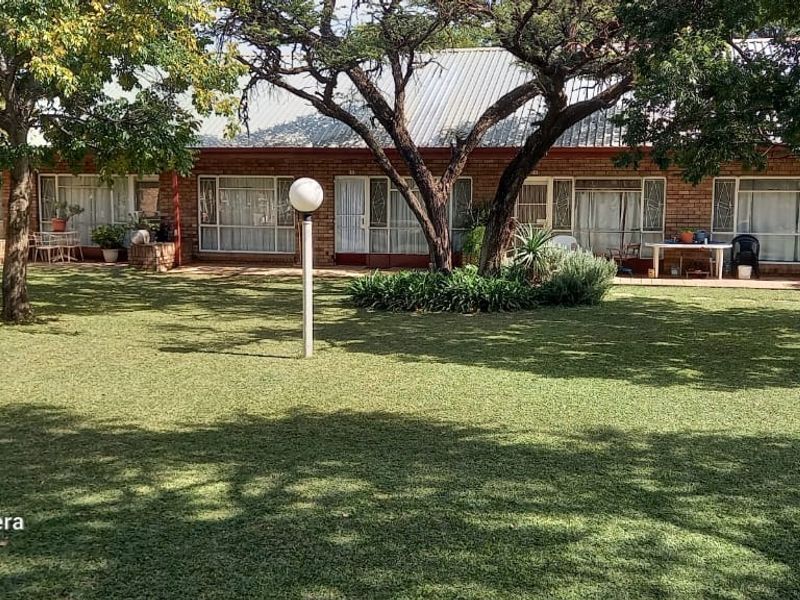 Apartment For Sale in Jan Kempdorp Central - Photo 2