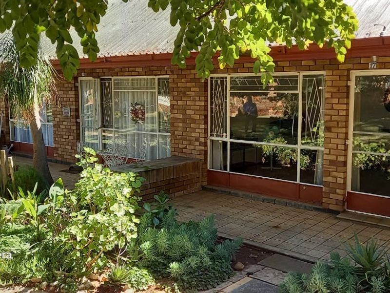 Apartment For Sale in Jan Kempdorp Central - Photo 5