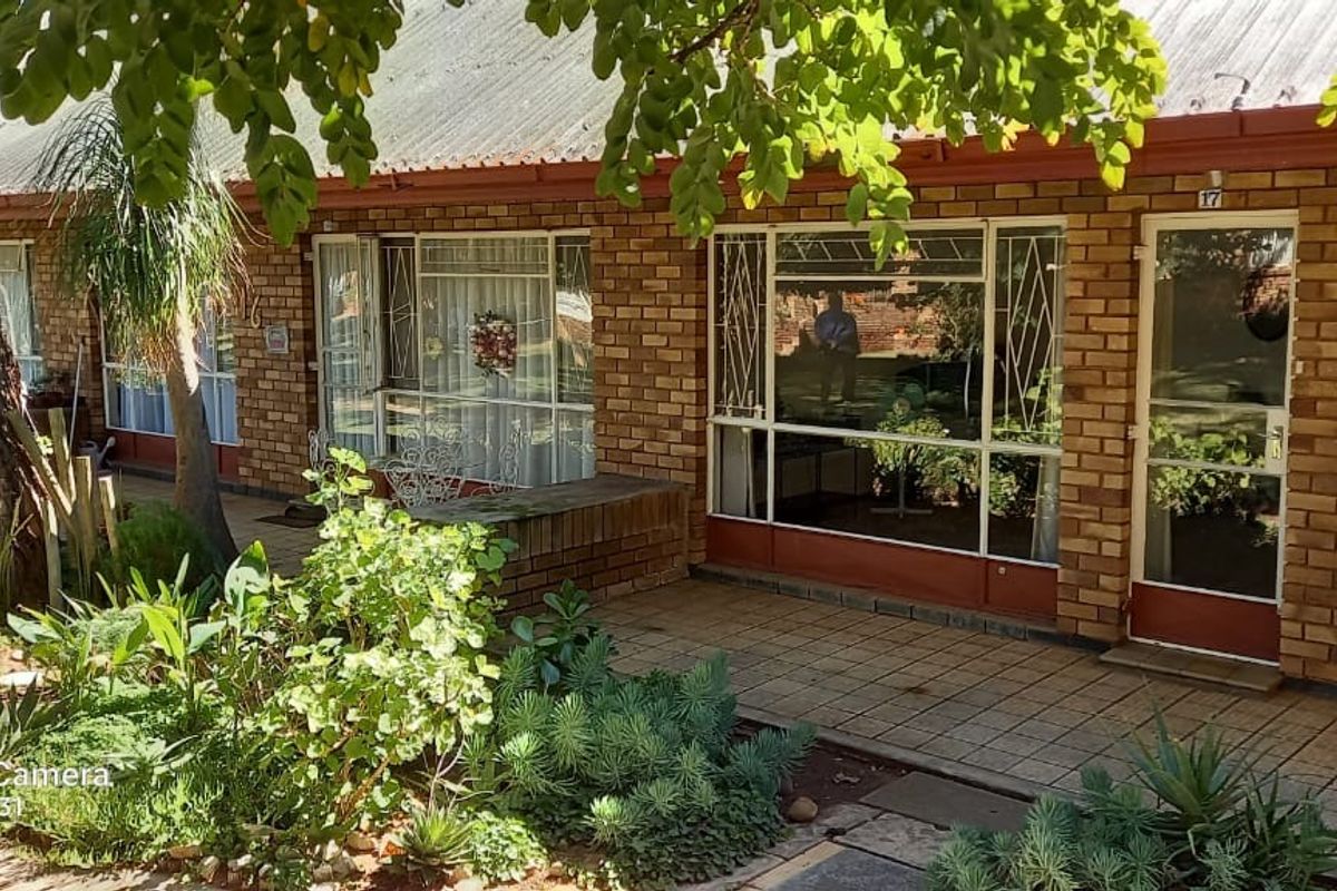 Apartment For Sale in Jan Kempdorp Central - Photo 5