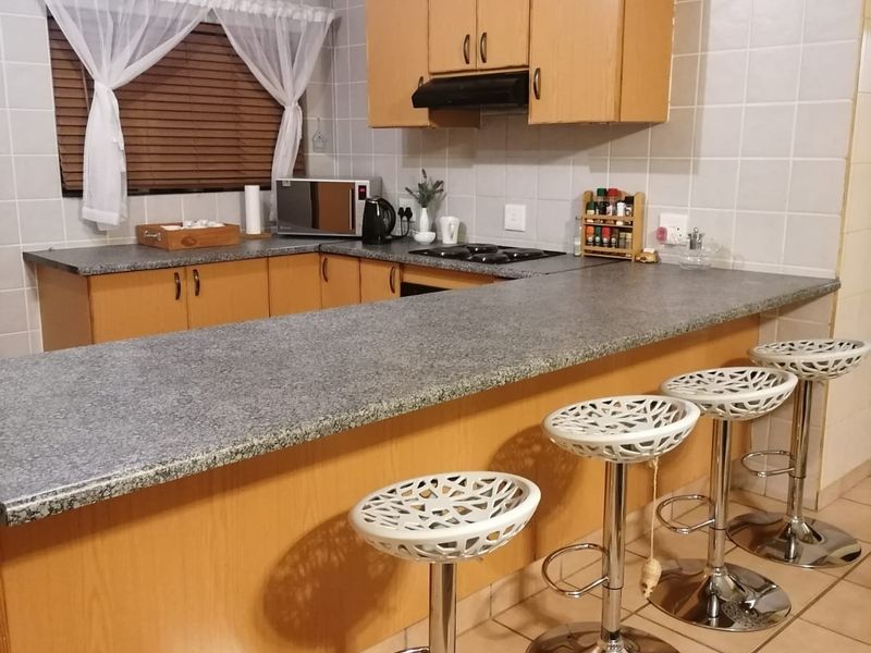 Townhouse For Sale in Wilkoppies - Photo 4