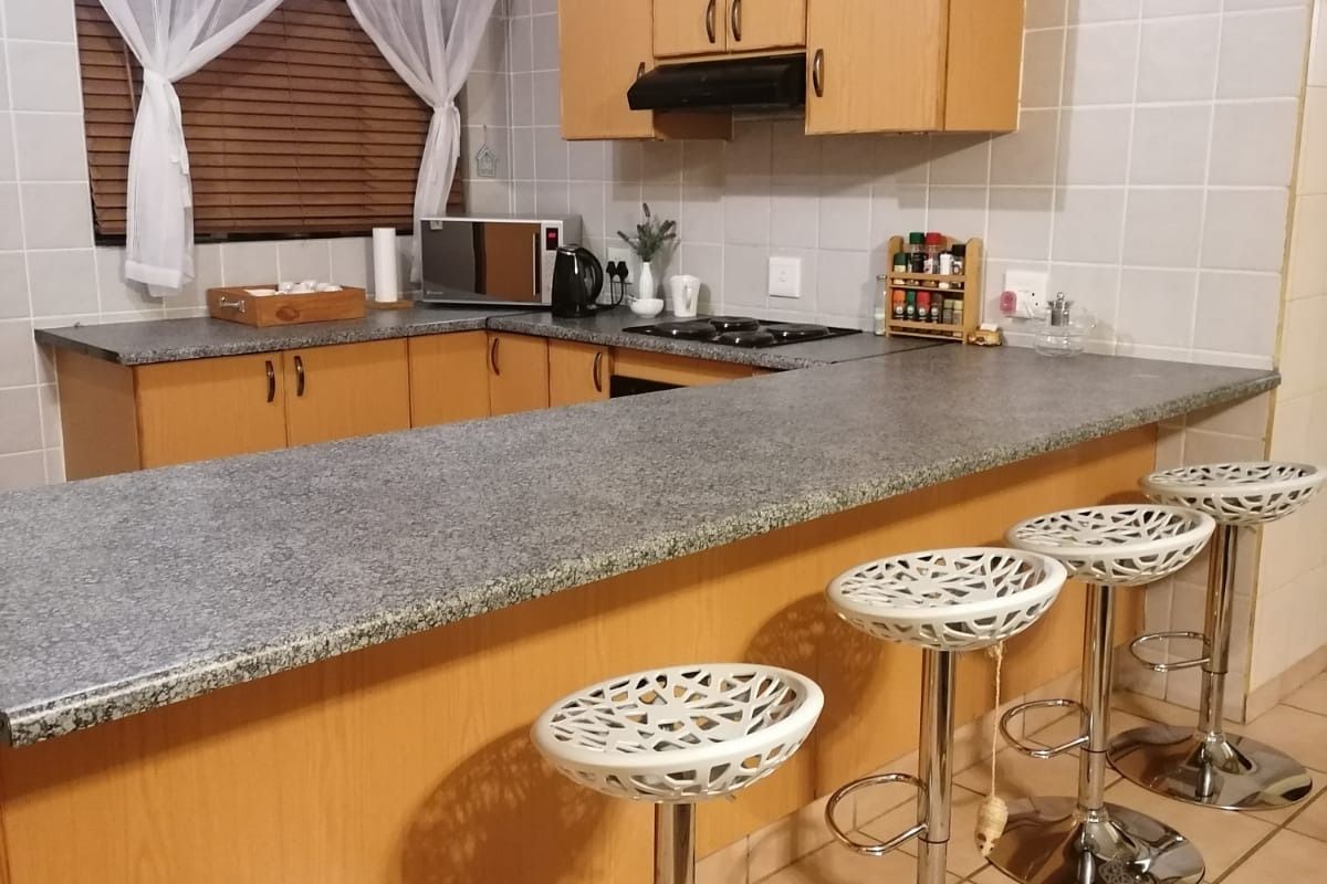 Townhouse For Sale in Wilkoppies - Photo 4