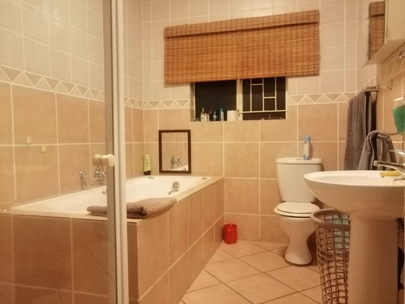 Townhouse For Sale in Wilkoppies - Photo 9
