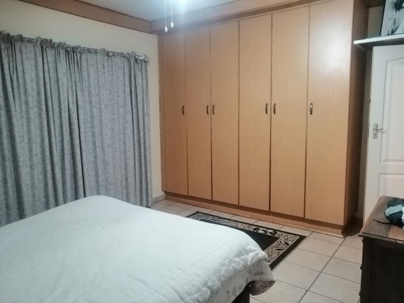 Townhouse For Sale in Wilkoppies - Photo 7