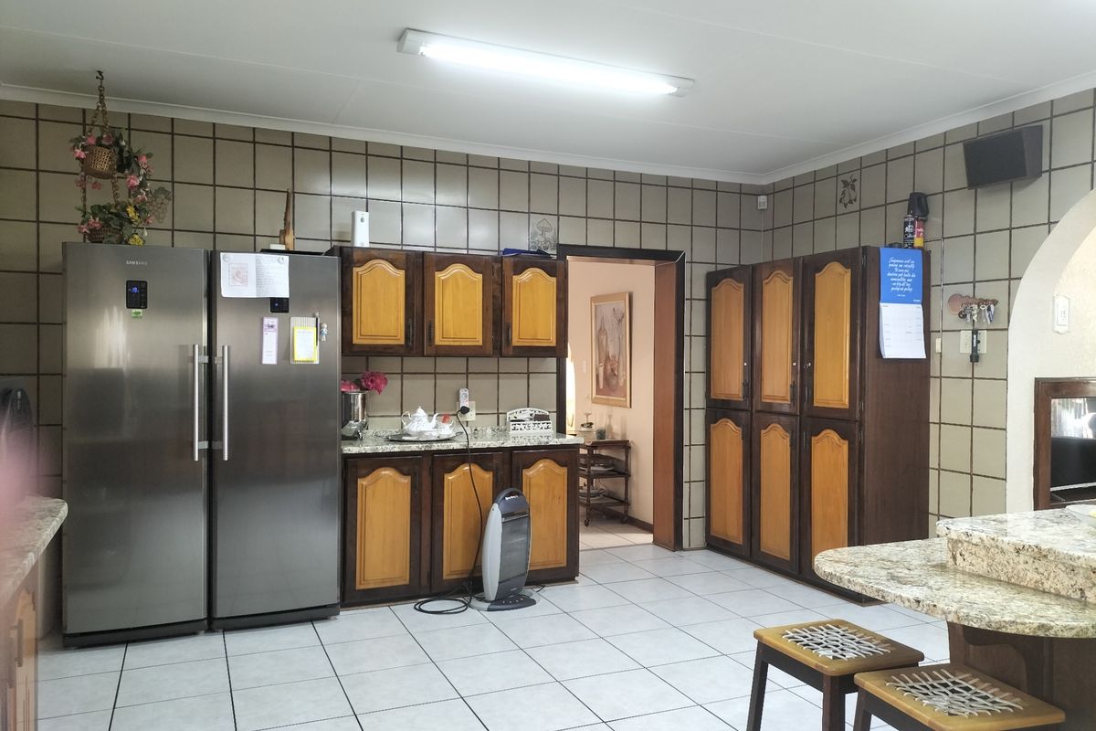 House For Sale in Vaal Park - Photo 4