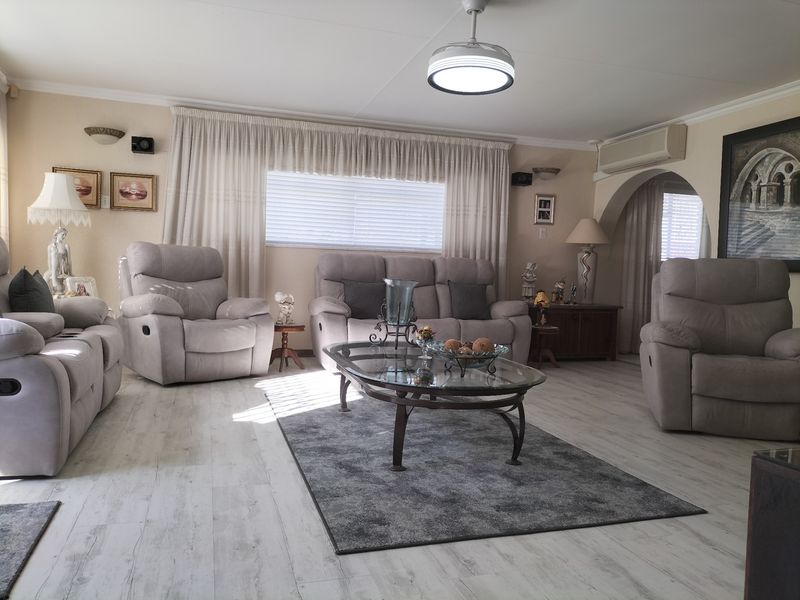 House For Sale in Vaal Park - Photo 2