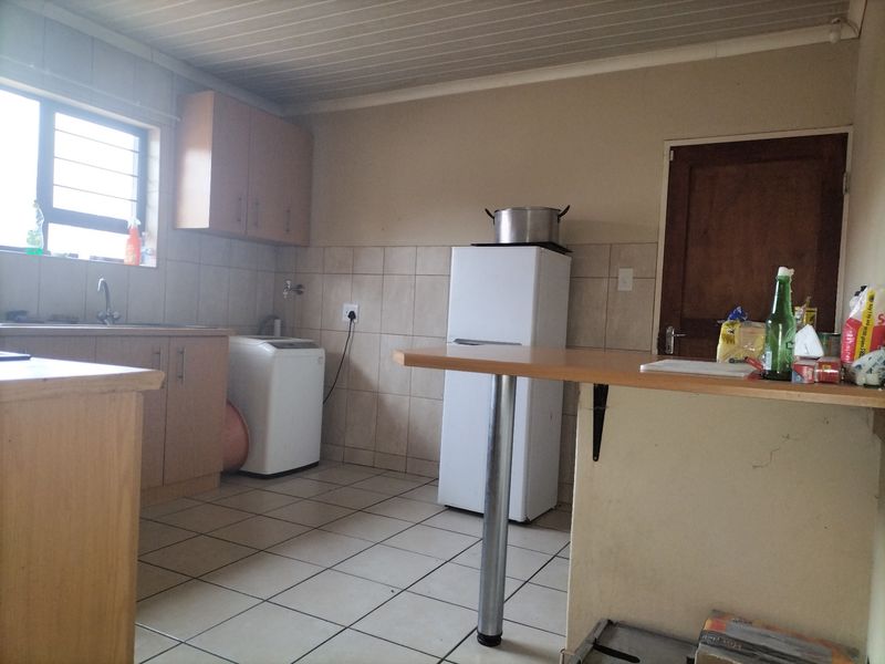 Townhouse For Sale in Wilkoppies - Photo 5