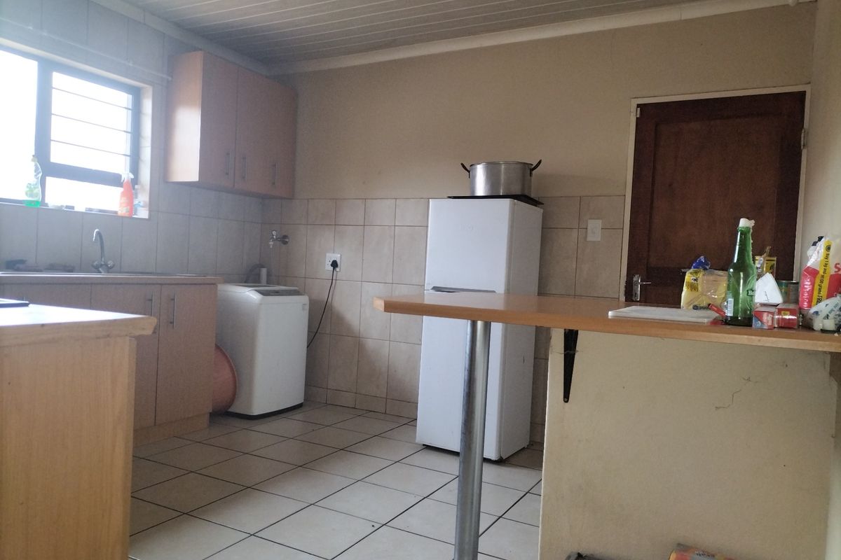 Townhouse For Sale in Wilkoppies - Photo 5