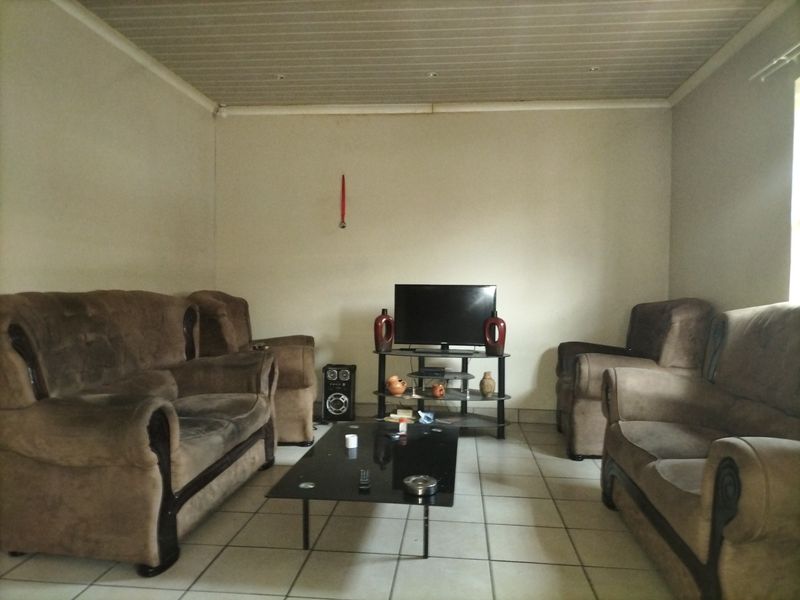 Townhouse For Sale in Wilkoppies - Photo 3