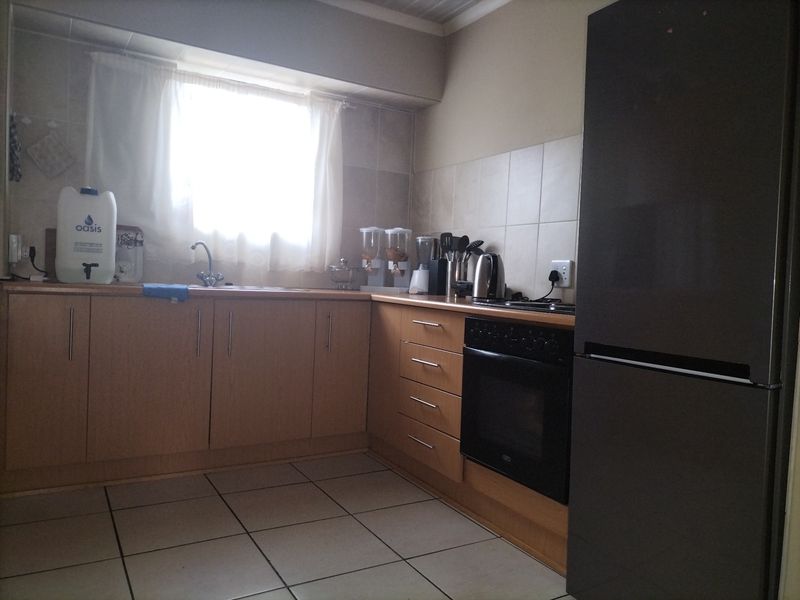 Townhouse For Sale in Wilkoppies - Photo 10