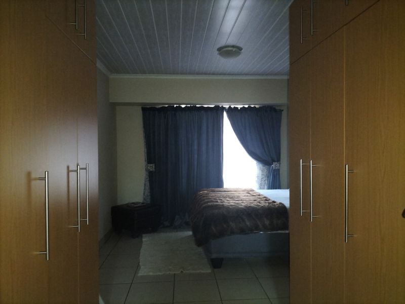 Townhouse For Sale in Wilkoppies - Photo 5