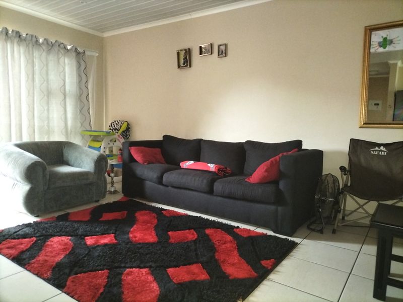 Townhouse For Sale in Wilkoppies - Photo 7
