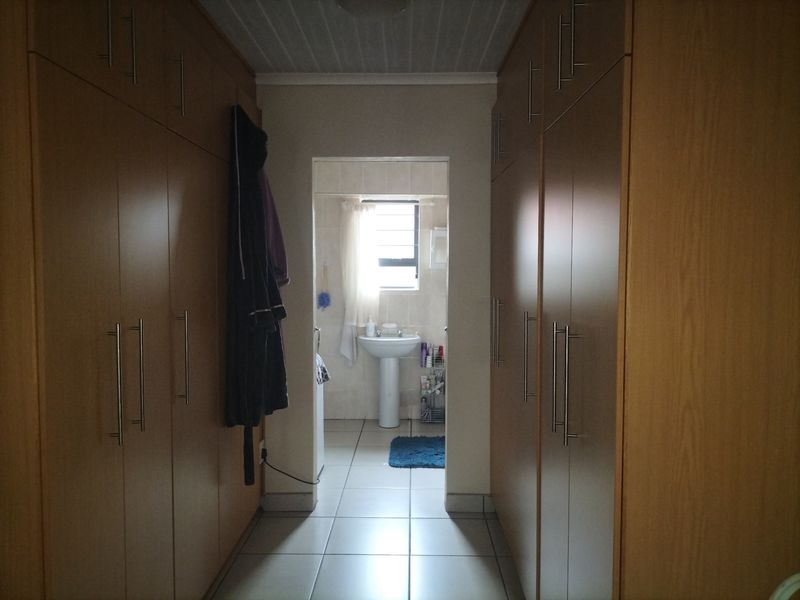 Townhouse For Sale in Wilkoppies - Photo 8