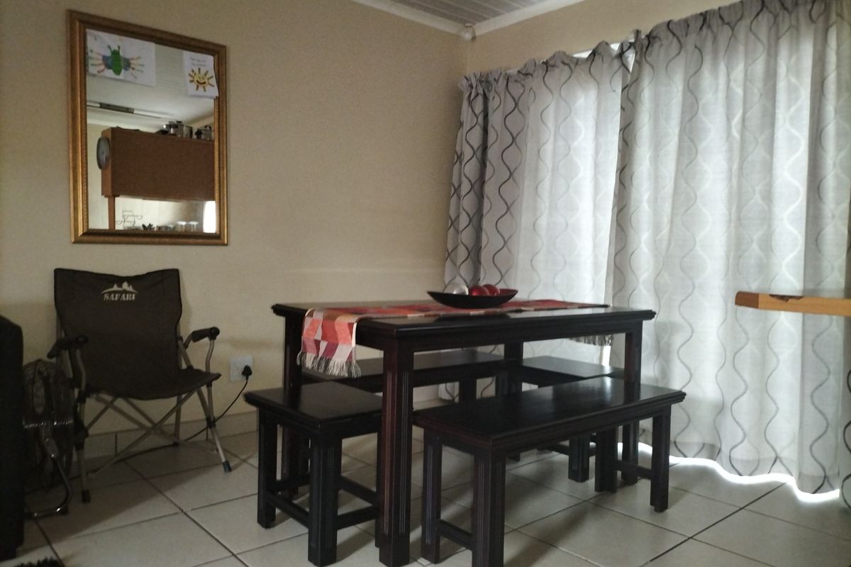 Townhouse For Sale in Wilkoppies - Photo 4