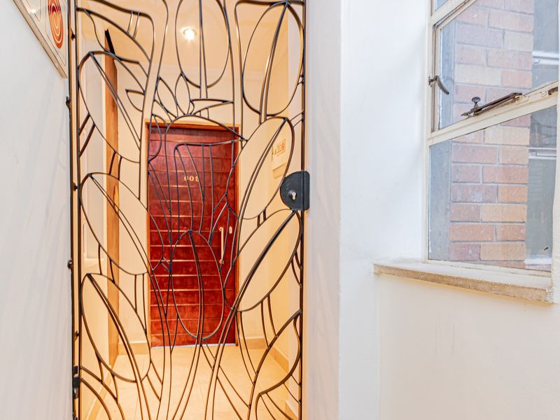 Apartment For Sale in Johannesburg Central - Photo 3