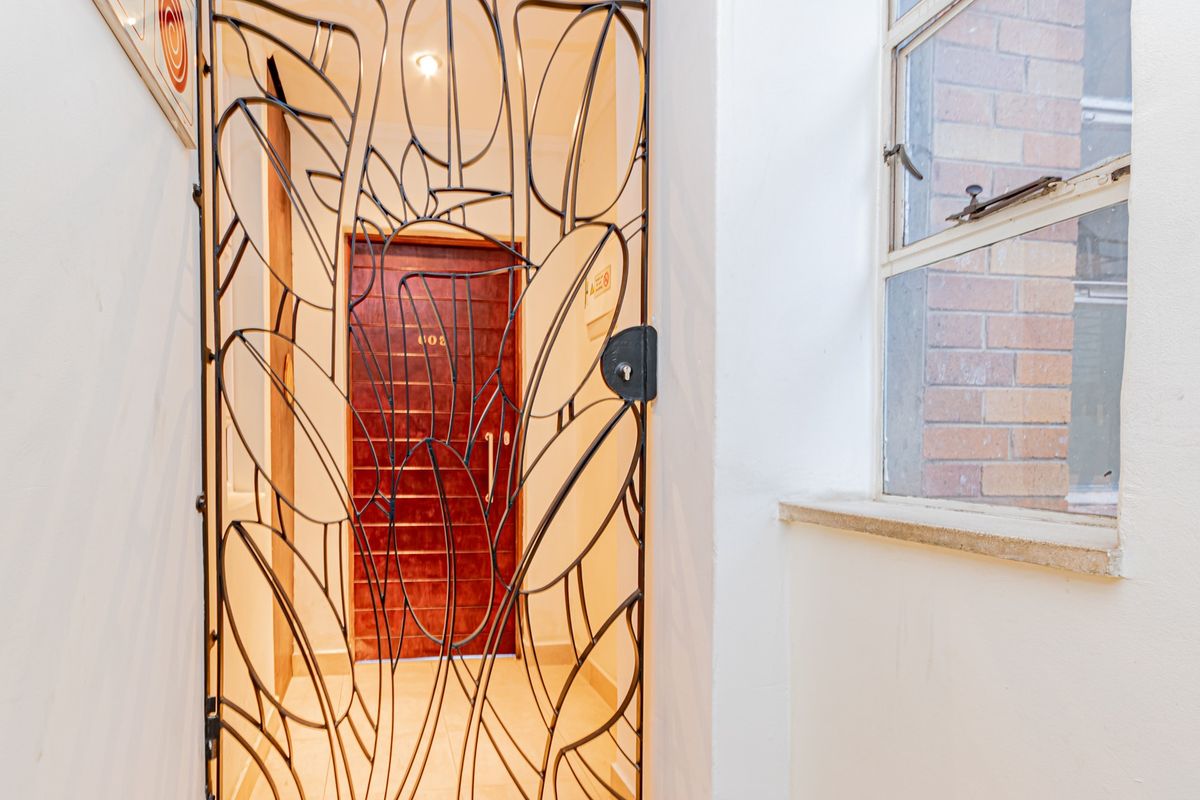 Apartment For Sale in Johannesburg Central - Photo 3