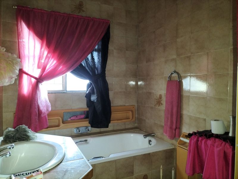 House For Sale in Lourenspark - Photo 9