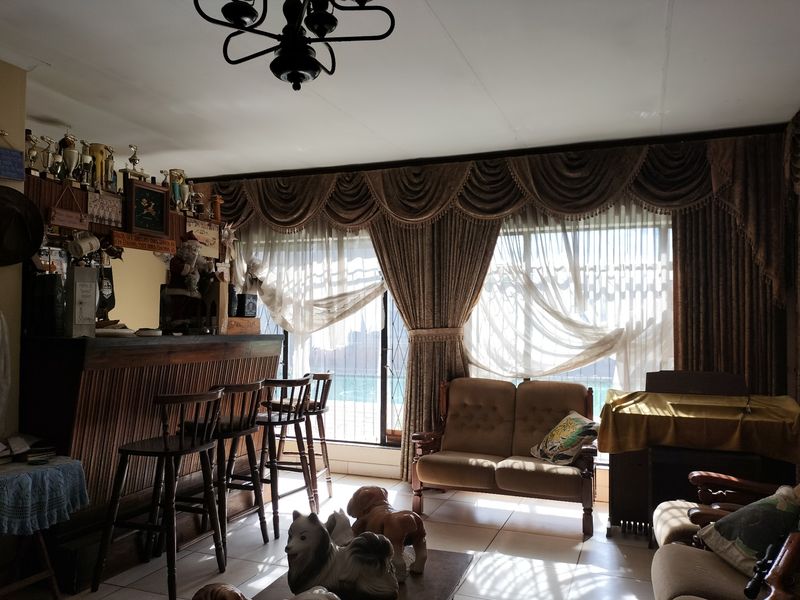 House For Sale in Lourenspark - Photo 2