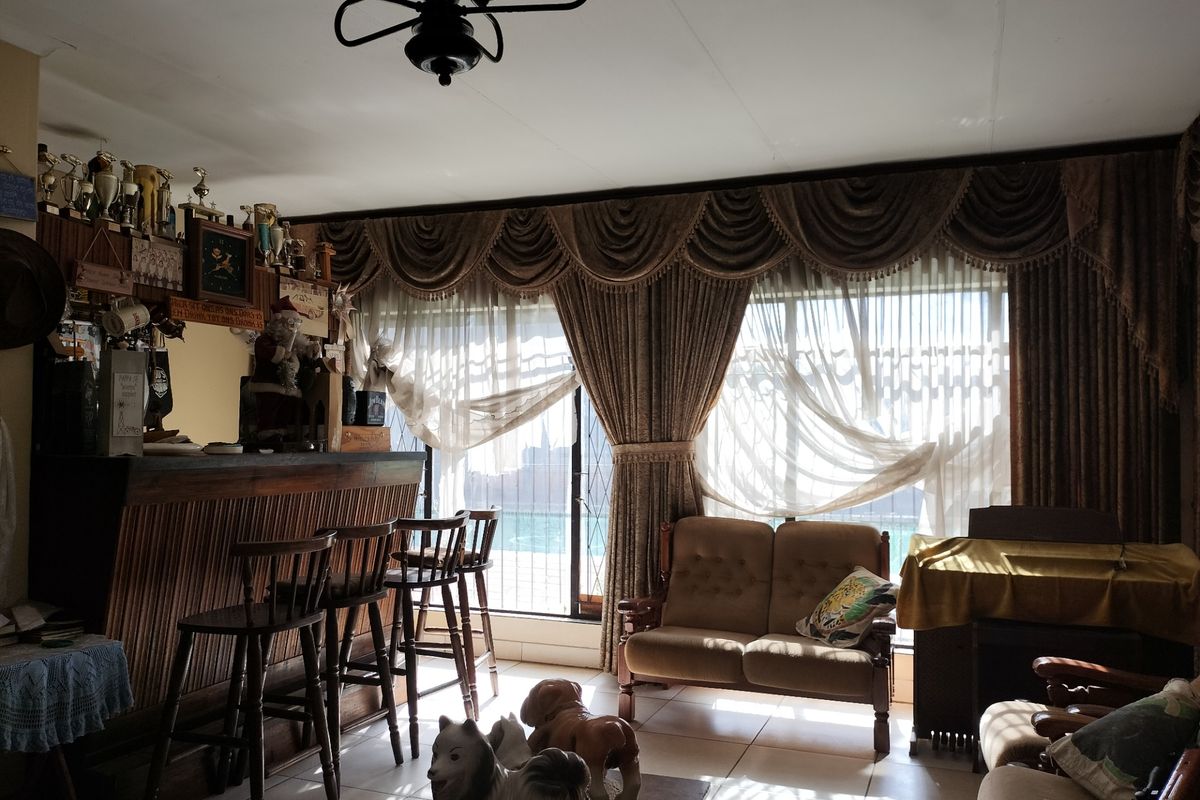 House For Sale in Lourenspark - Photo 2