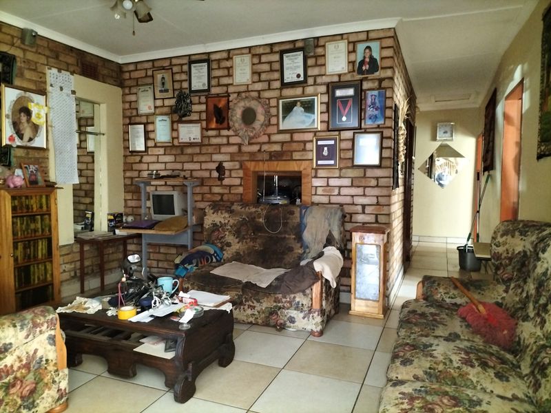 House For Sale in Lourenspark - Photo 4