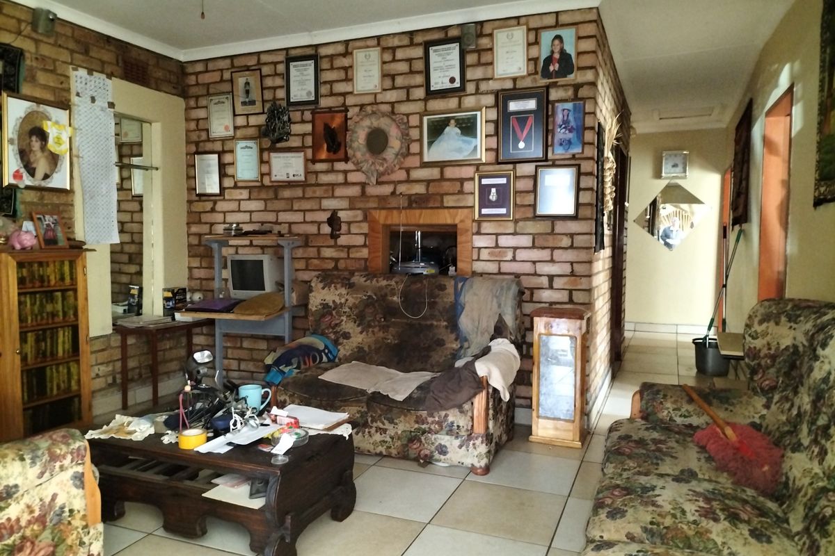 House For Sale in Lourenspark - Photo 4