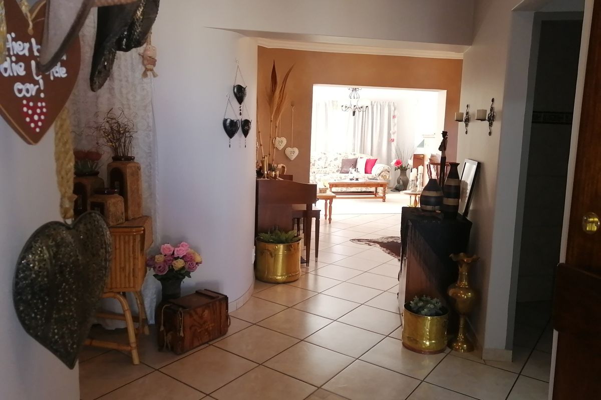 House For Sale in Kuruman Central - Photo 2