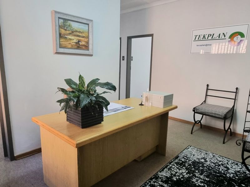 Office For Sale in Potchefstroom Central - Photo 2