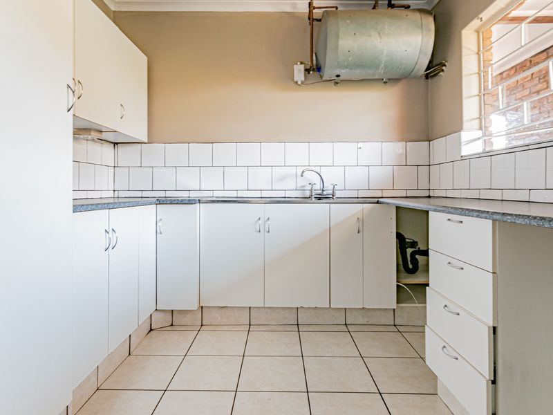Apartment To Rent in Cresta - Photo 5