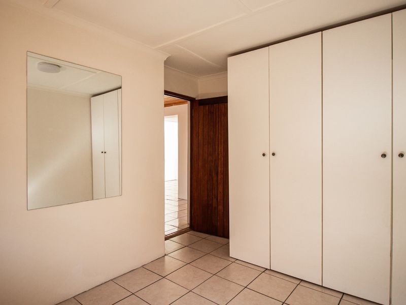 House For Sale in Winslow - Photo 9