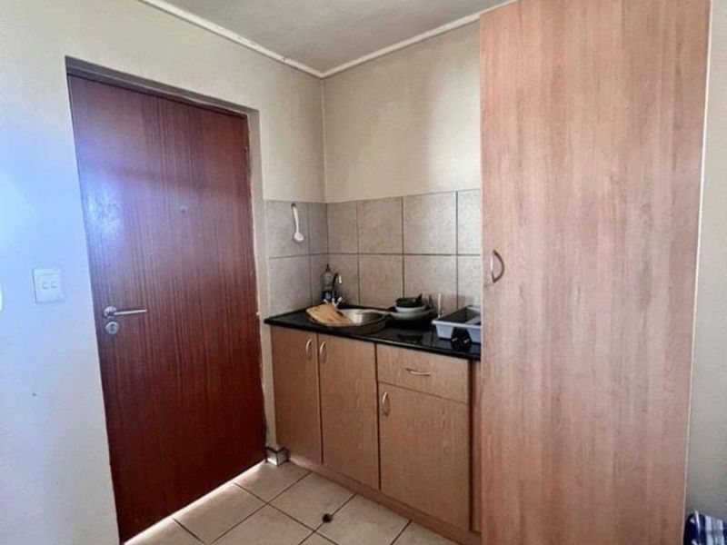 Apartment For Sale in Milpark - Photo 8