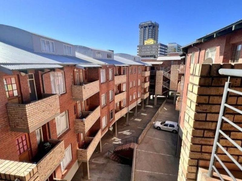 Apartment For Sale in Milpark - Photo 4