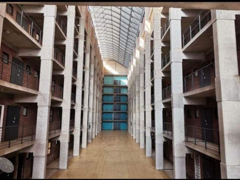 Apartment For Sale in Milpark - Photo 3